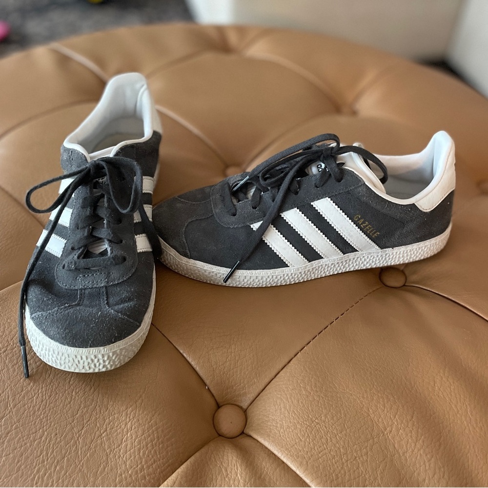 Adidas Originals Gazelle Shoes- Size M5/W6